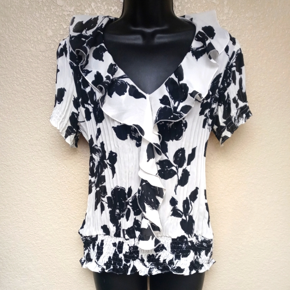 Sale🎉🎉🎉 Sunny Leigh Women's Blouse Size M